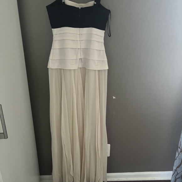 BCBGMAXAZRIA Black and White Pleated Gown size 4 - Picture 4 of 4
